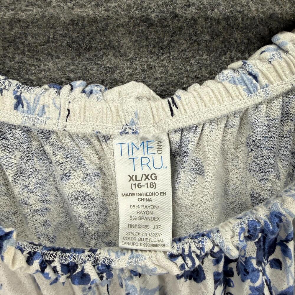 Time And Tru Blouse Women XL White Floral 3/4 Sleeve Round Neck Rayon Casual - Picture 3 of 6